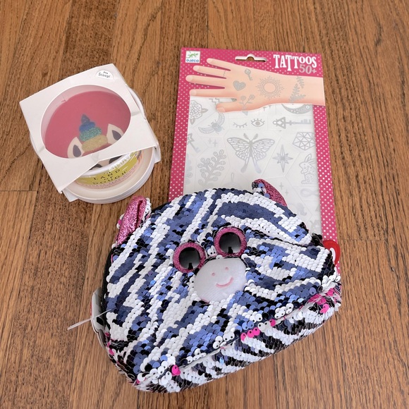 Girls Gift Set - Picture 12 of 12